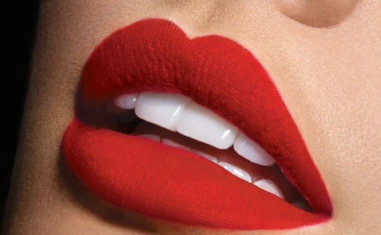 red lipstick
