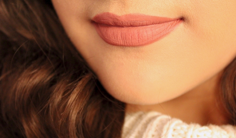 huda beauty lipstick