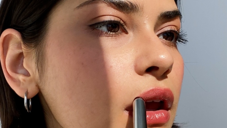 black honey lipstick