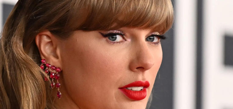 orange red lipstick