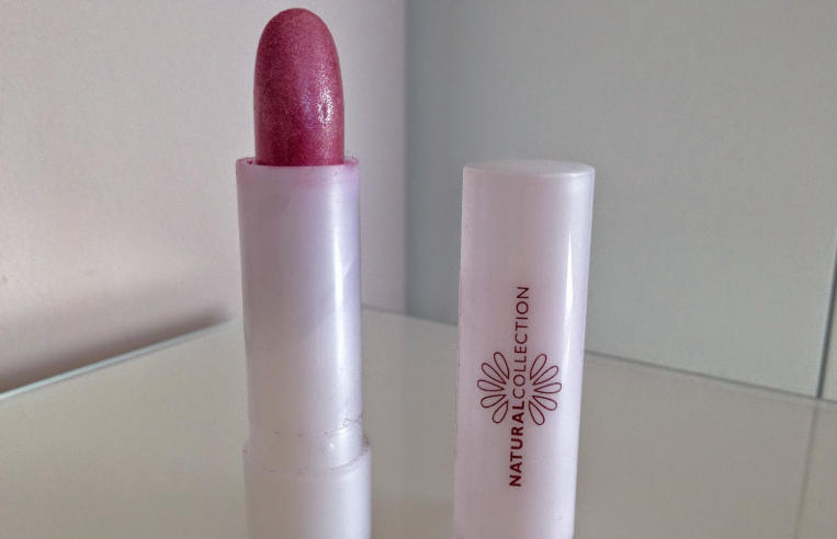 berry lipstick