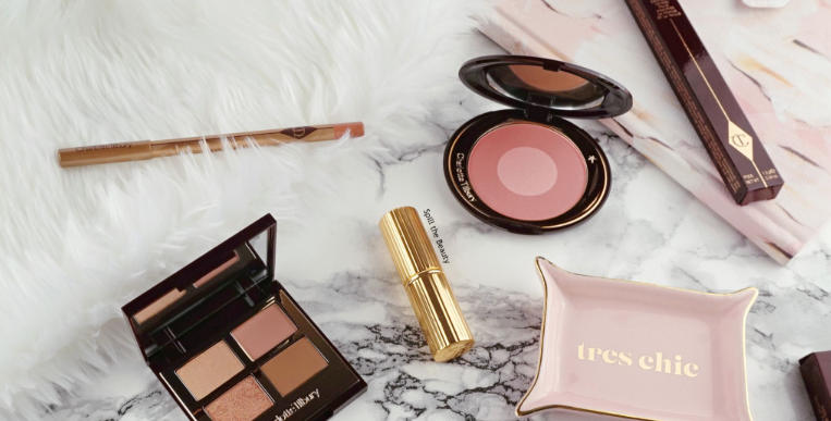 charlotte tilbury lip liner pillow talk